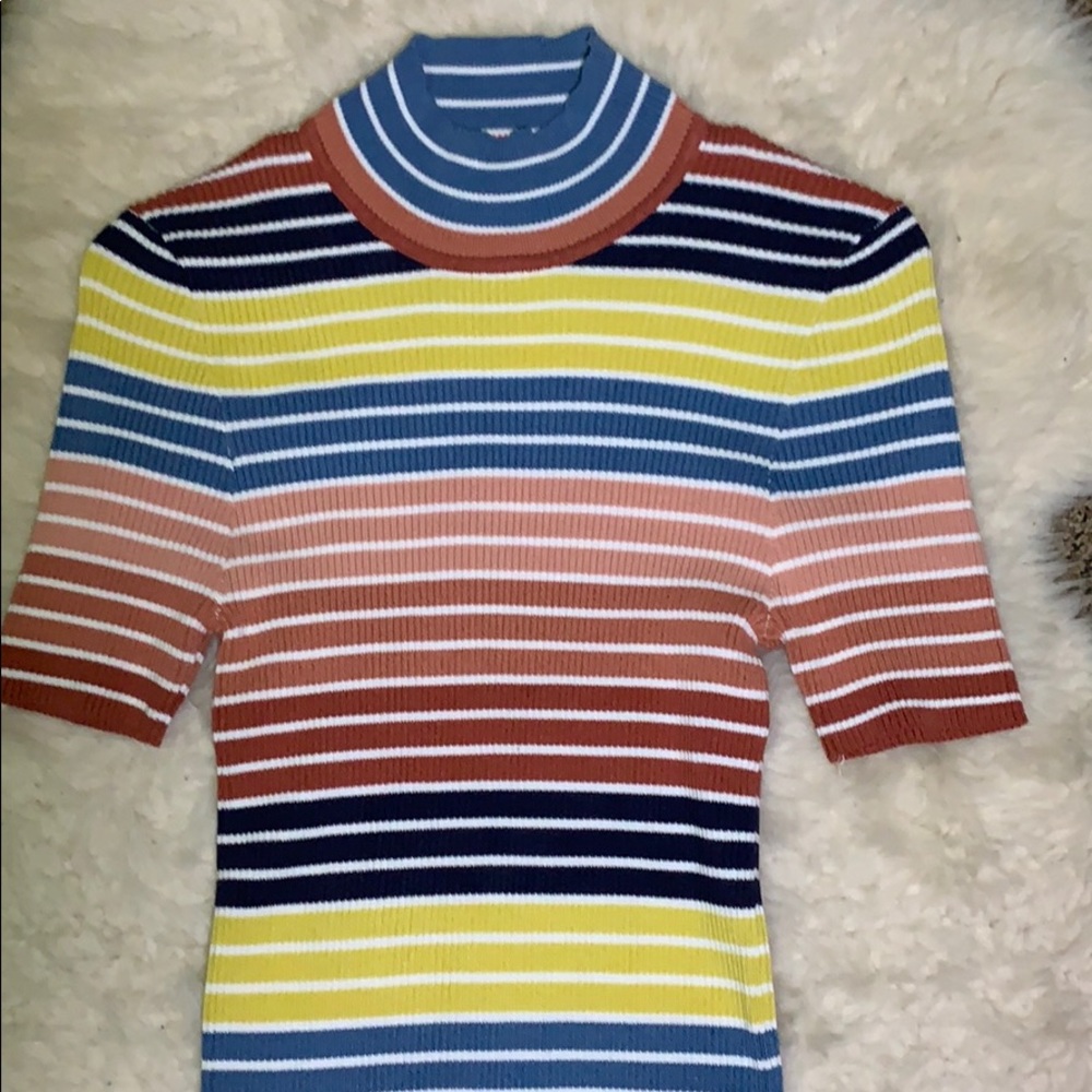 Forever 21 Mock Neck Multicolored Short Sleeve Tee